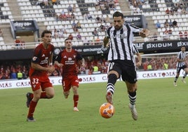 Luis Muñoz, ovacionado al entrar a falta de seis minutos, regresó a los terrenos de juego tras cinco meses lesionado.