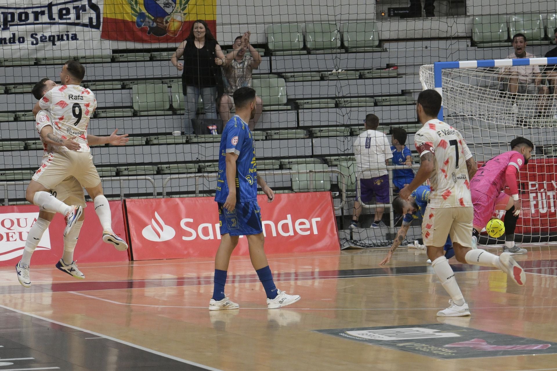 ElPozo-Peñiscola (6-3), en imágenes