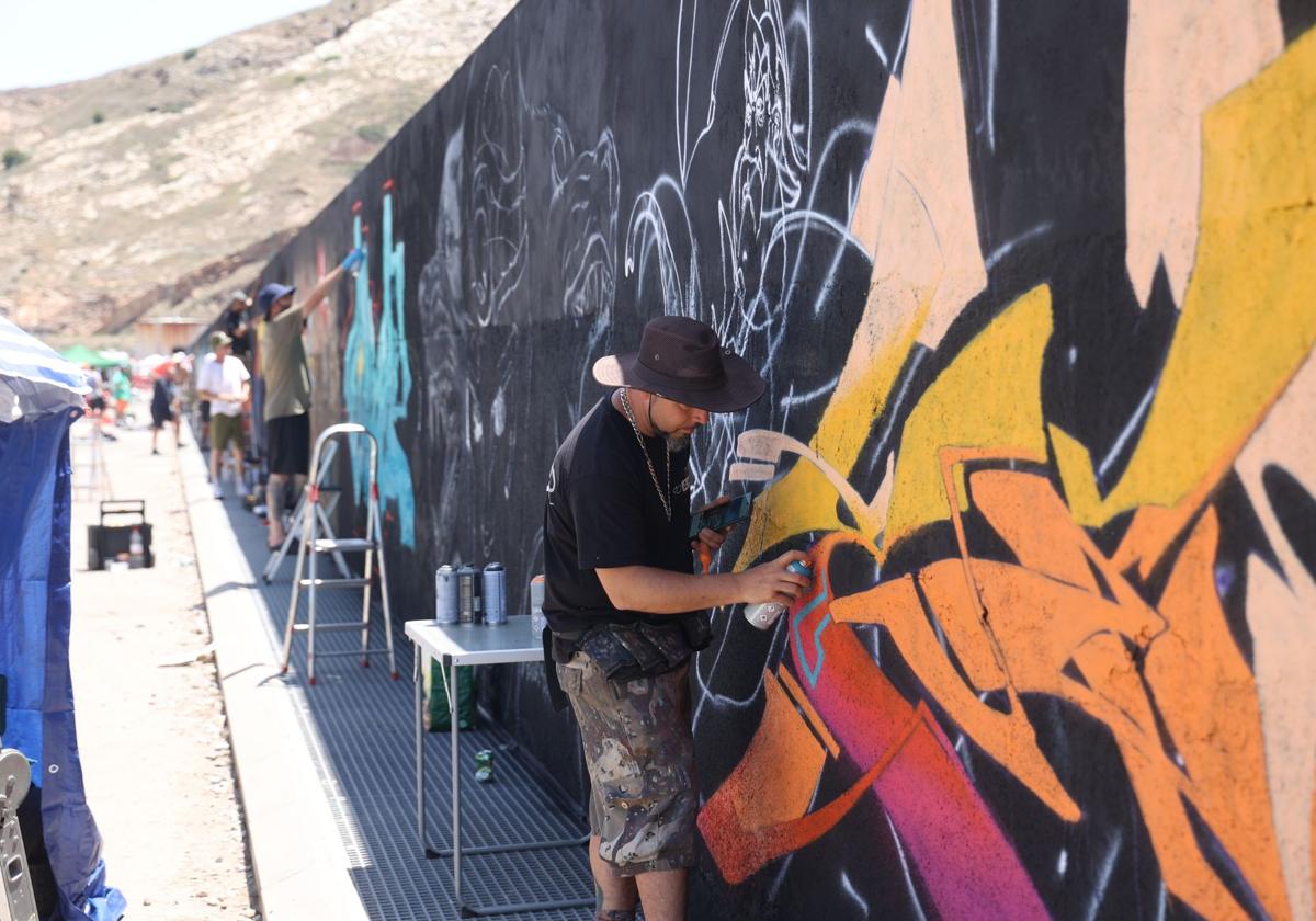En imágenes, los murales del muelle de la Curra de Cartagena | La Verdad