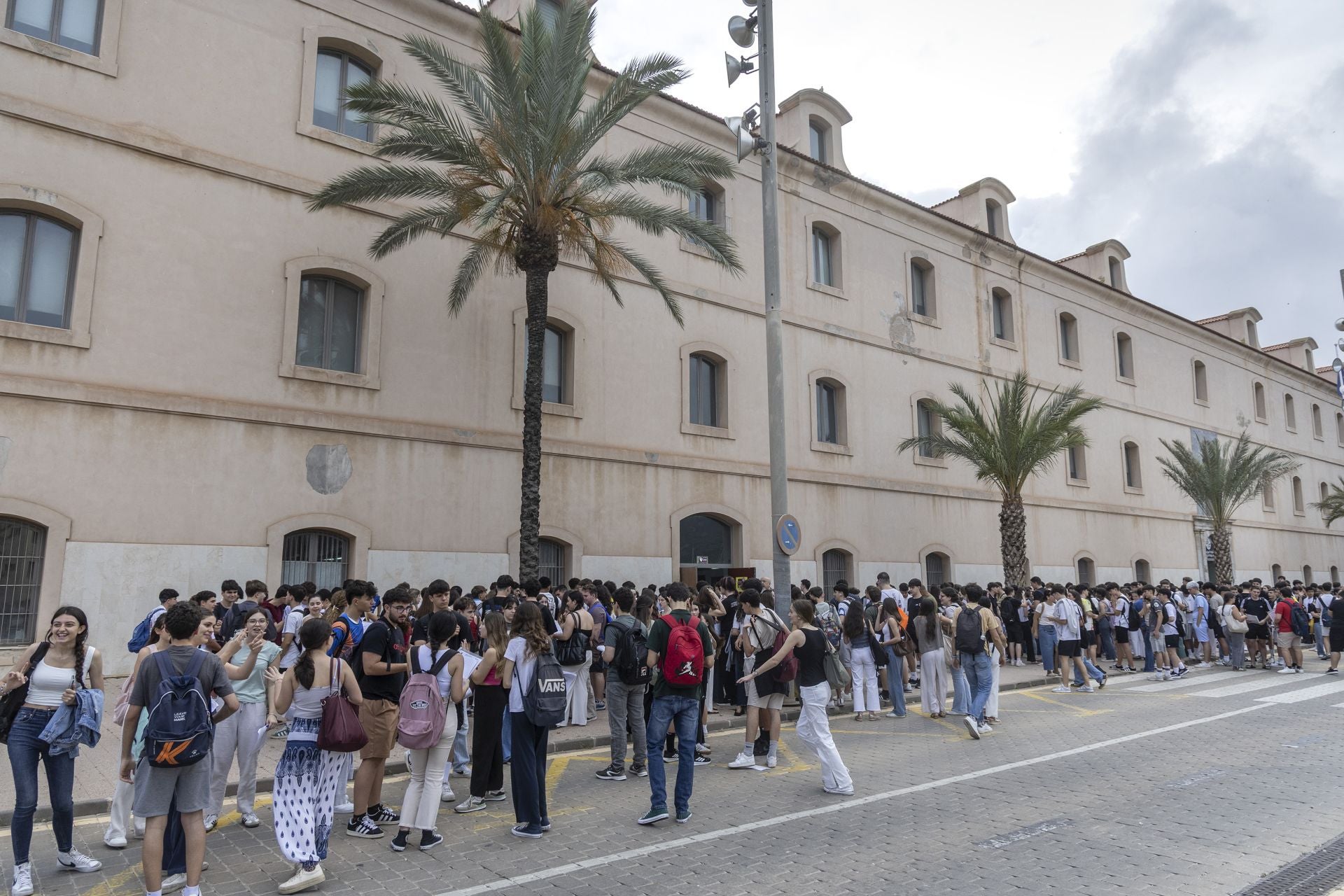Los alumnos de la Región de Murcia afrontan los primeros exámenes de la PAU, en imágenes