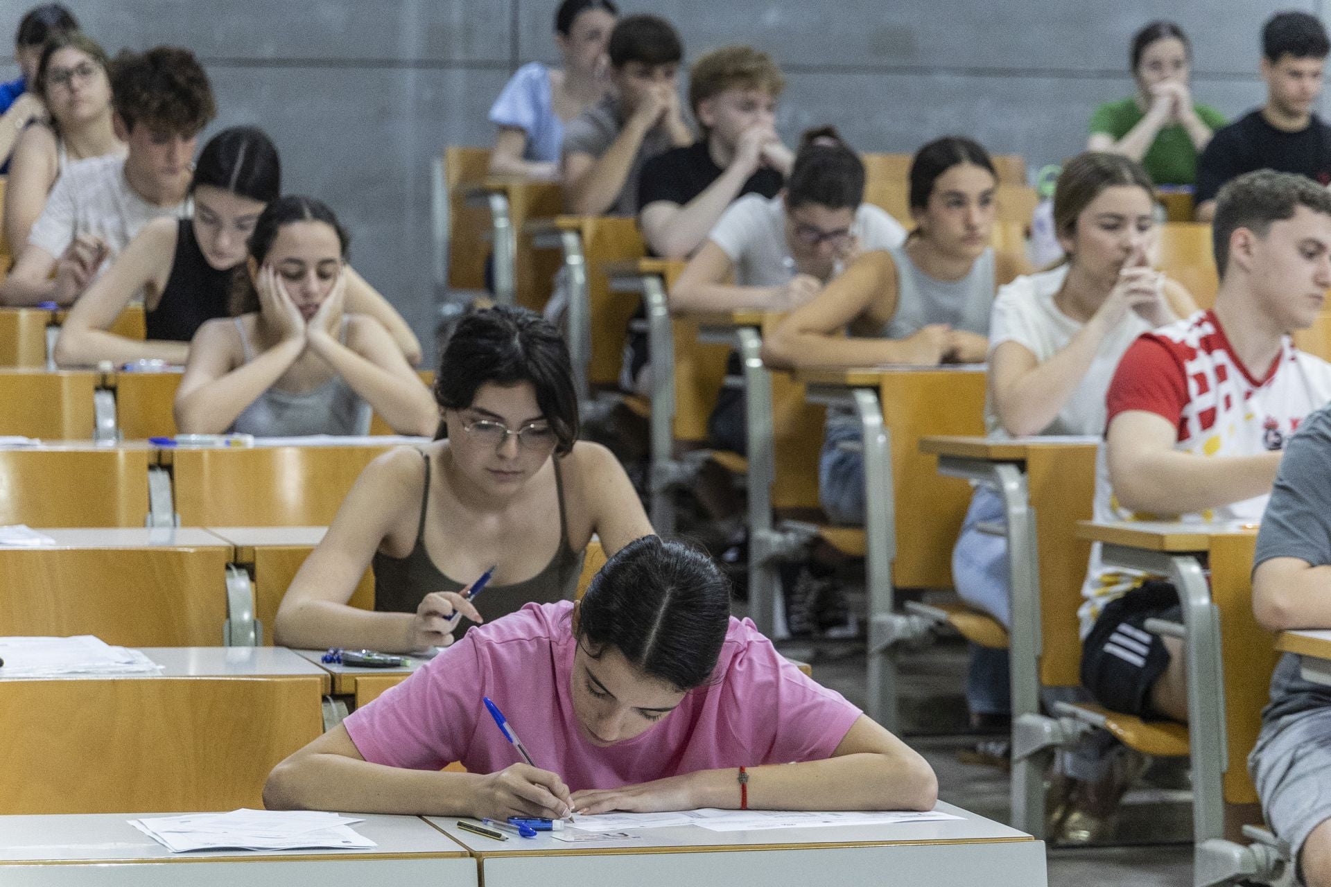 Los alumnos de la Región de Murcia afrontan los primeros exámenes de la PAU, en imágenes