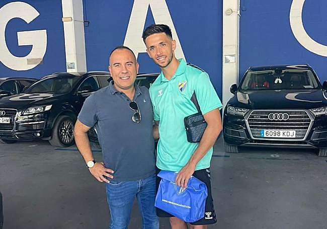 Rafa Cascallana, junto al defensa del Málaga Nelson Monte