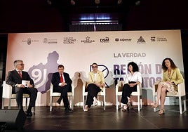 El periodista de LA VERDAD Gregorio Mármol; el jefe de Cirugía General de La Arrixaca, Pablo Ramírez; Noelia Ibáñez, jefa de Atención al Visitante del Museo del Prado; la artista plástica Sonia Navarro; y la experta en inteligencia artificial de Microsoft, Elena González-Blanco.