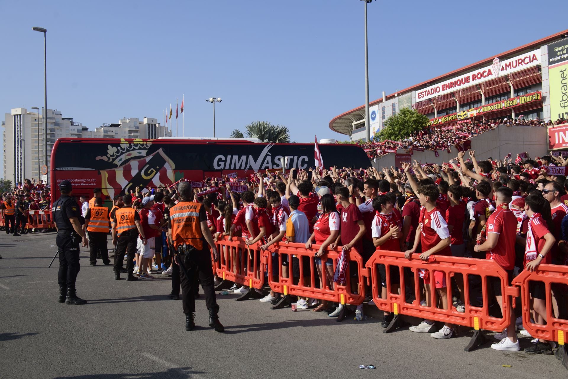 El ambiente previo al Real Murcia - Nàstic, en imágenes