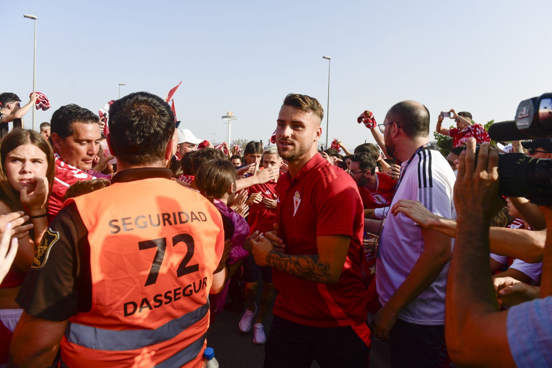 El ambiente previo al Real Murcia - Nàstic, en imágenes