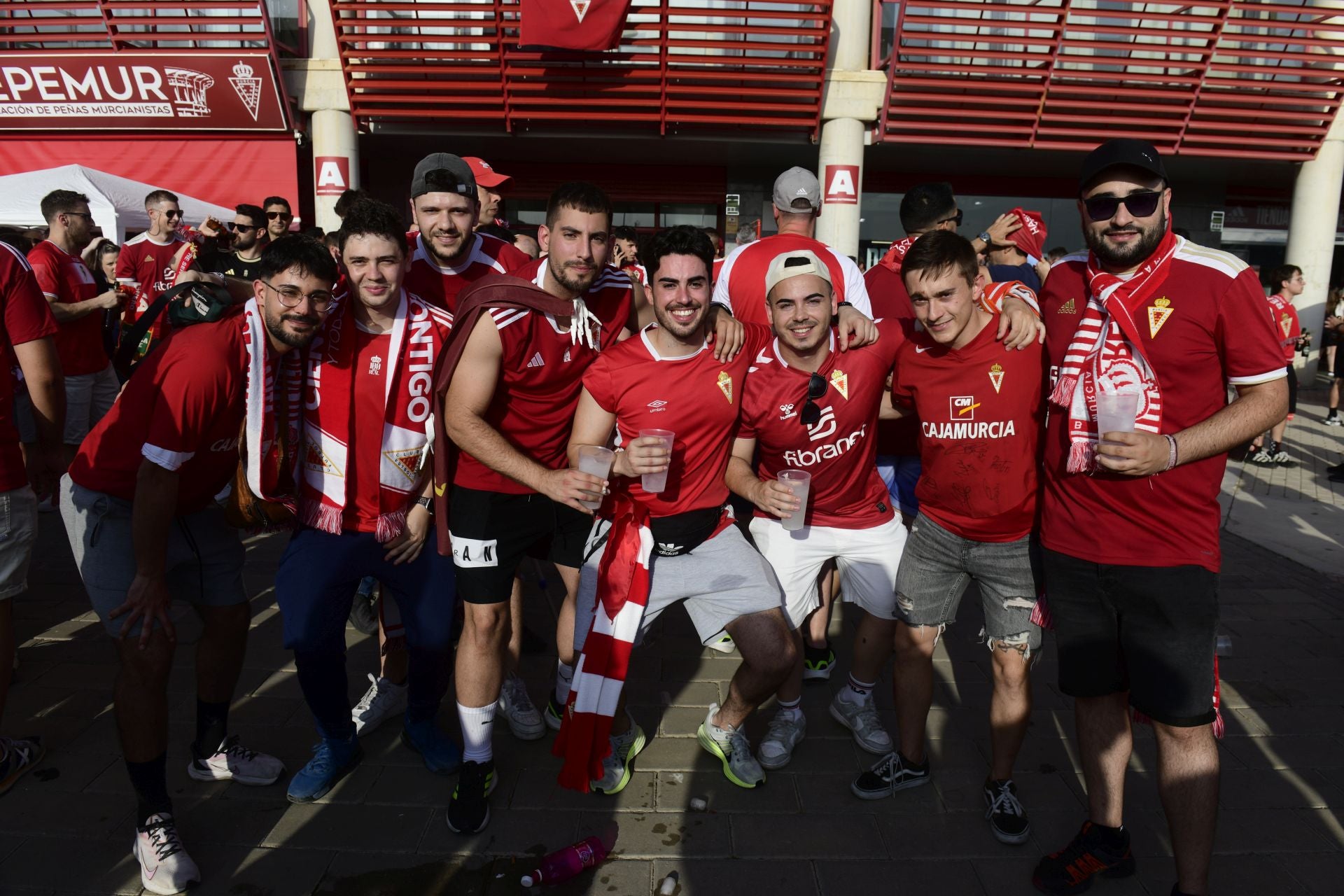 El ambiente previo al Real Murcia - Nàstic, en imágenes