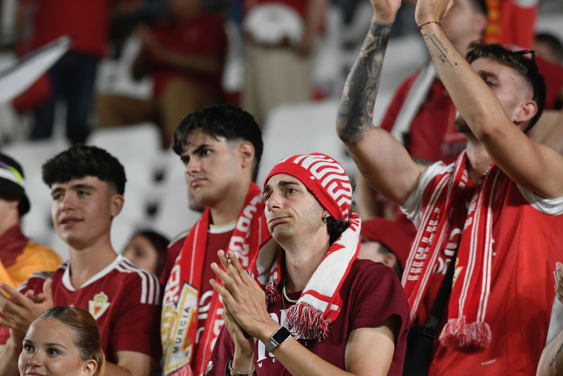 La derrota del Real Murcia frente al Nàstic, en imágenes