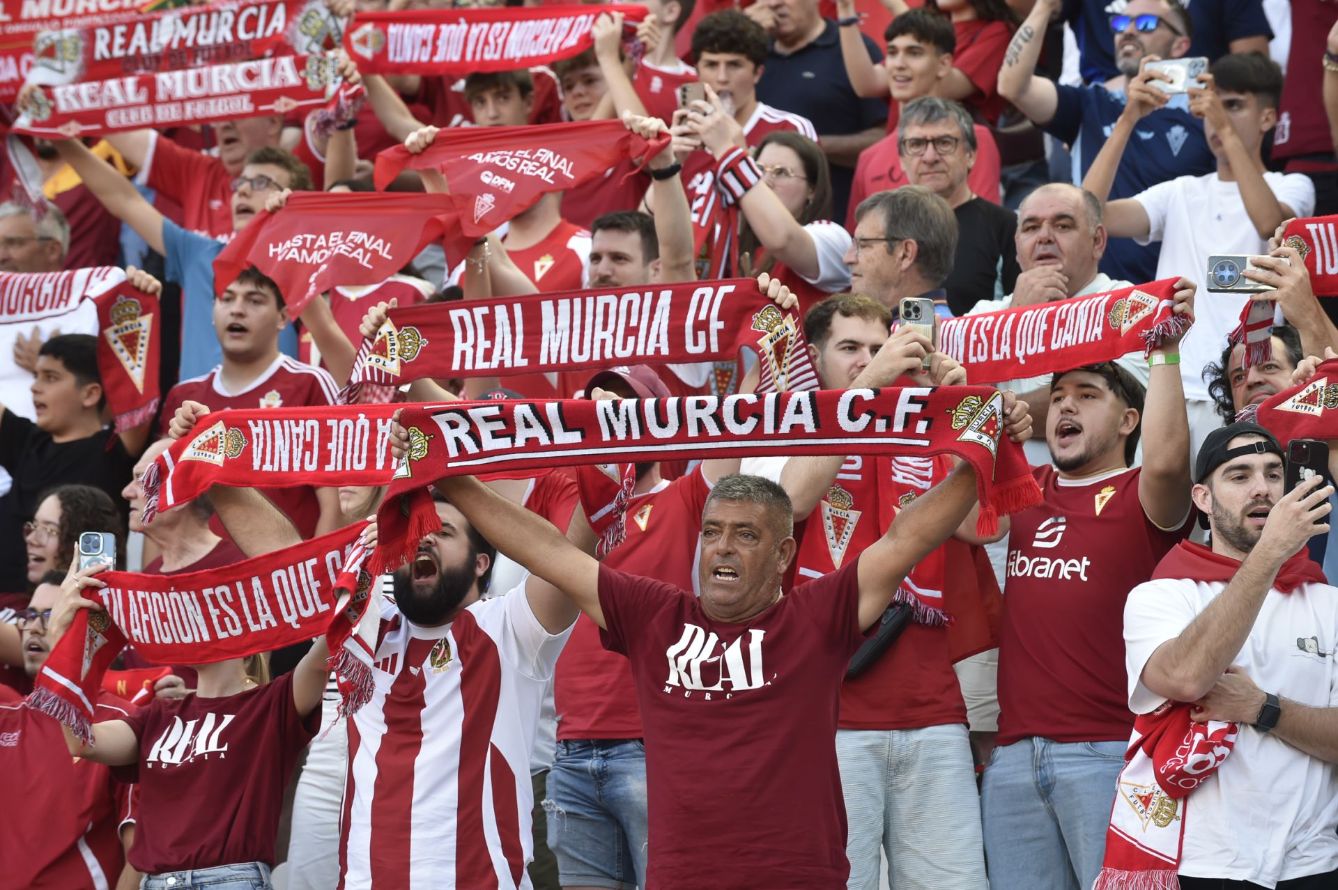 La derrota del Real Murcia frente al Nàstic, en imágenes