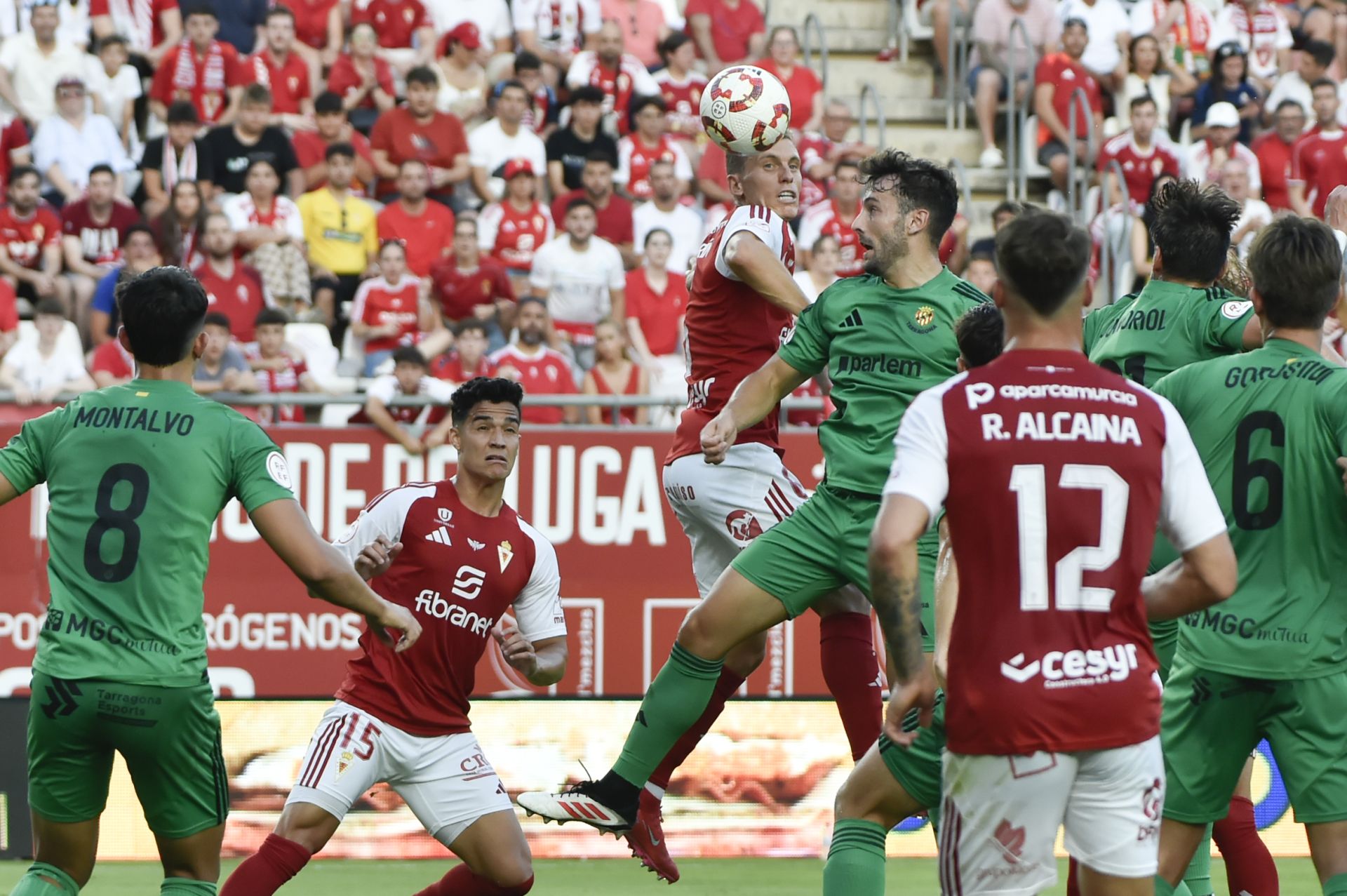 La derrota del Real Murcia frente al Nàstic, en imágenes