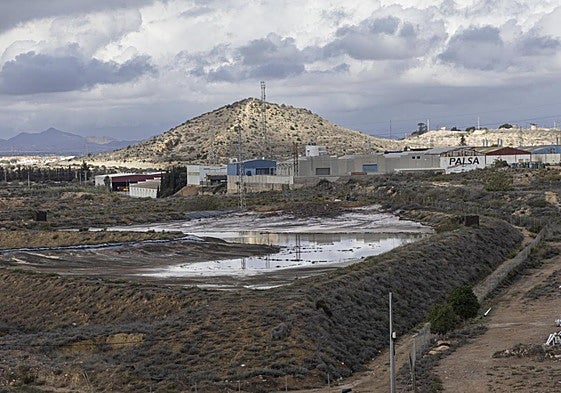 Imagen reciente de uno de los depósitos de Zinsa.