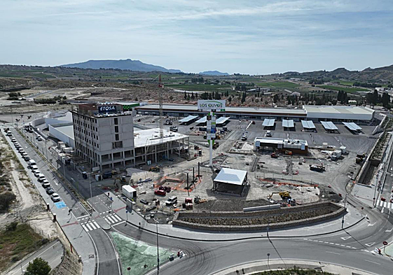 Imagen aérea de las instalaciones del nuevo parque comercial, que se encuentran ya en su fase final de construcción.