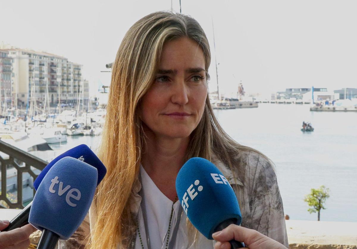 La ministra Aagesen ve una «gran irresponsabilidad» la reforma de la ley del Mar Menor por PP y Vox