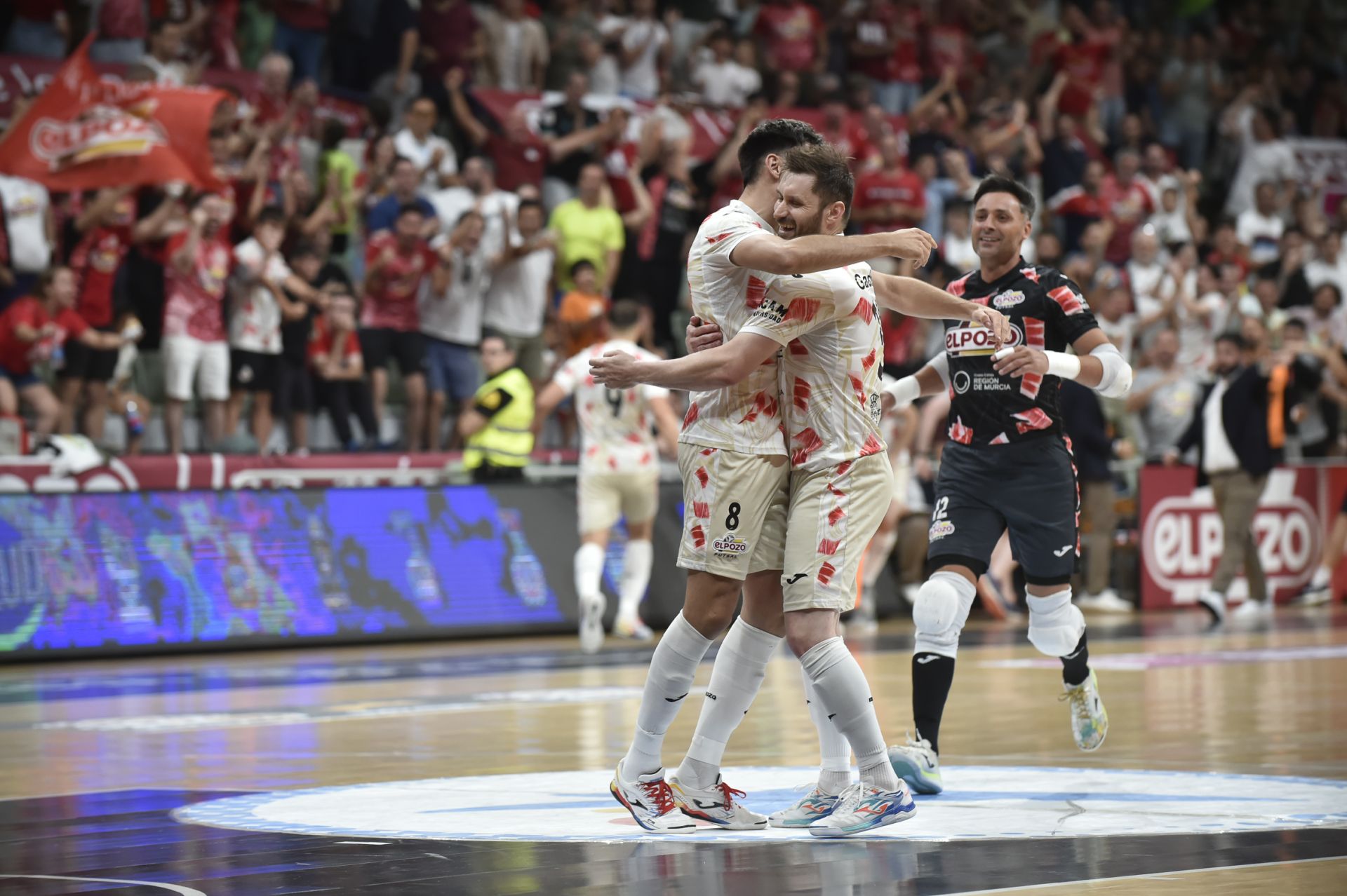 Las imágenes de ElPozo - Jimbee (3-2)