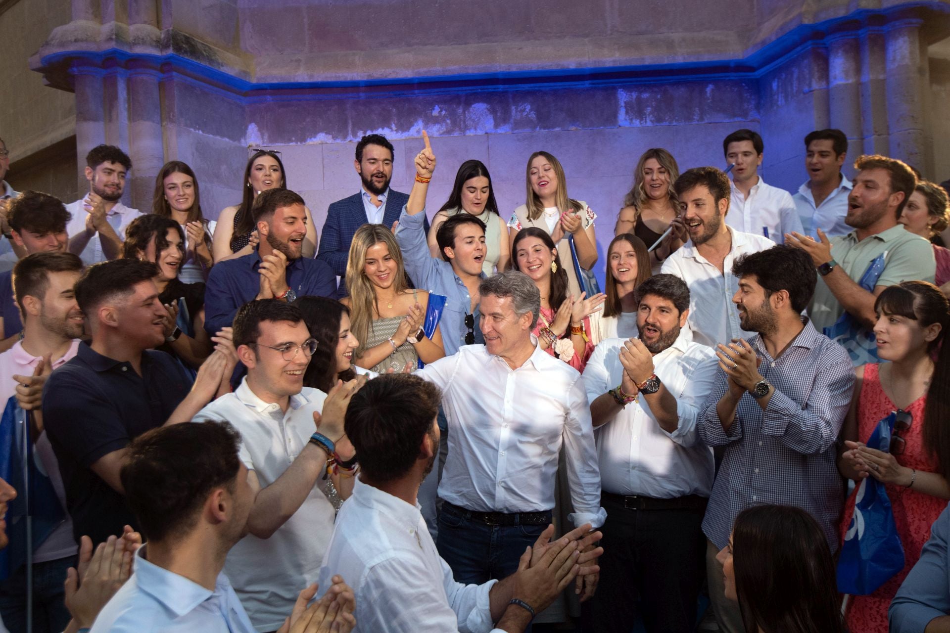 En imágenes, el acto de Feijóo a Murcia