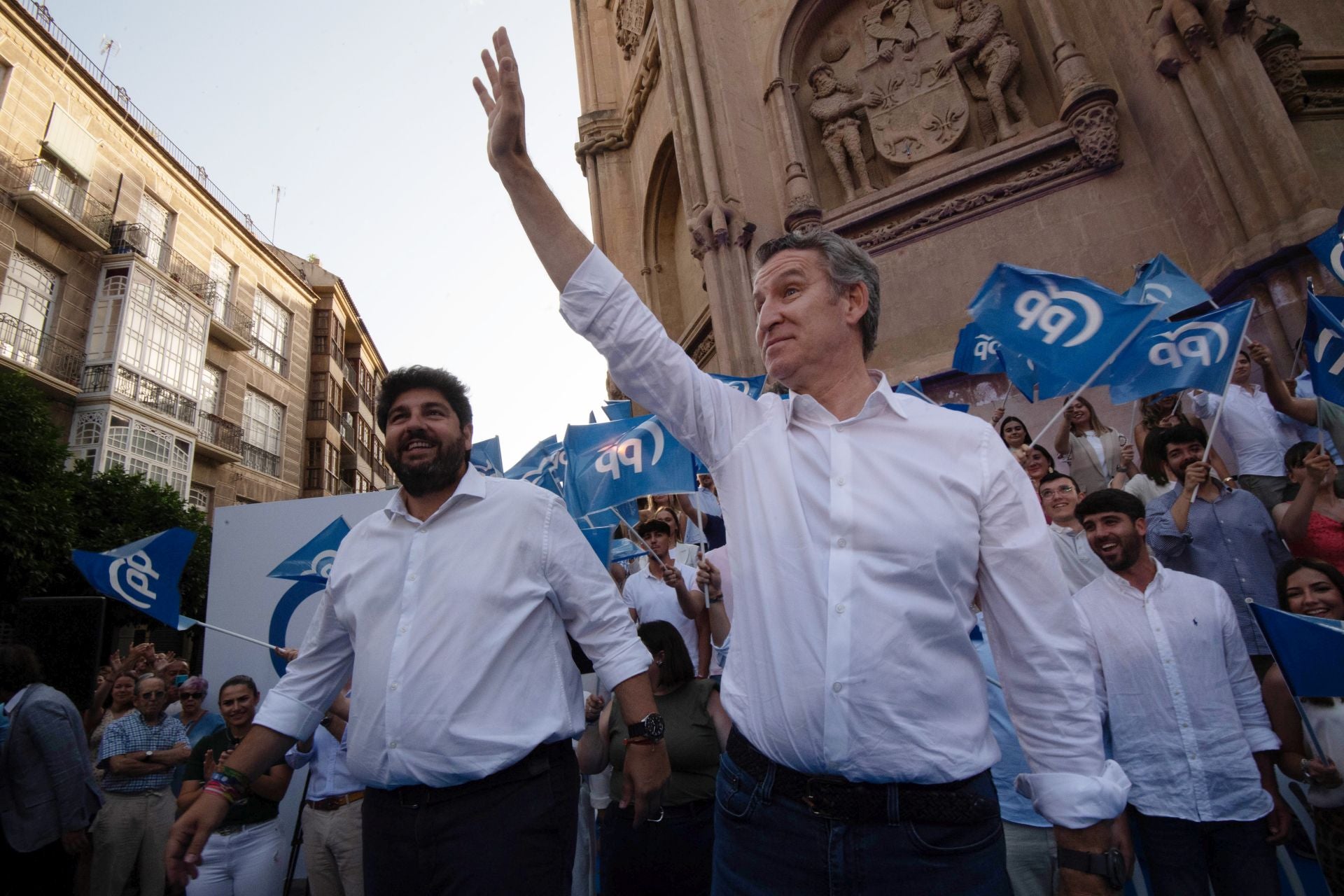En imágenes, el acto de Feijóo a Murcia