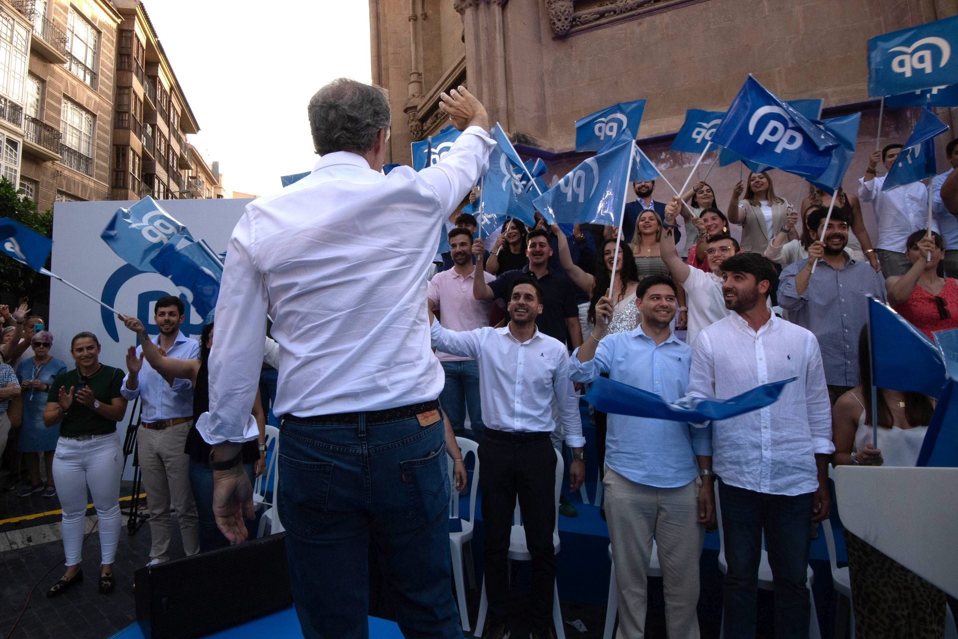 En imágenes, el acto de Feijóo a Murcia