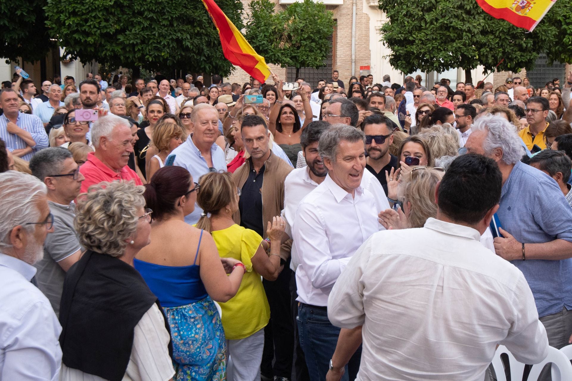 En imágenes, el acto de Feijóo a Murcia