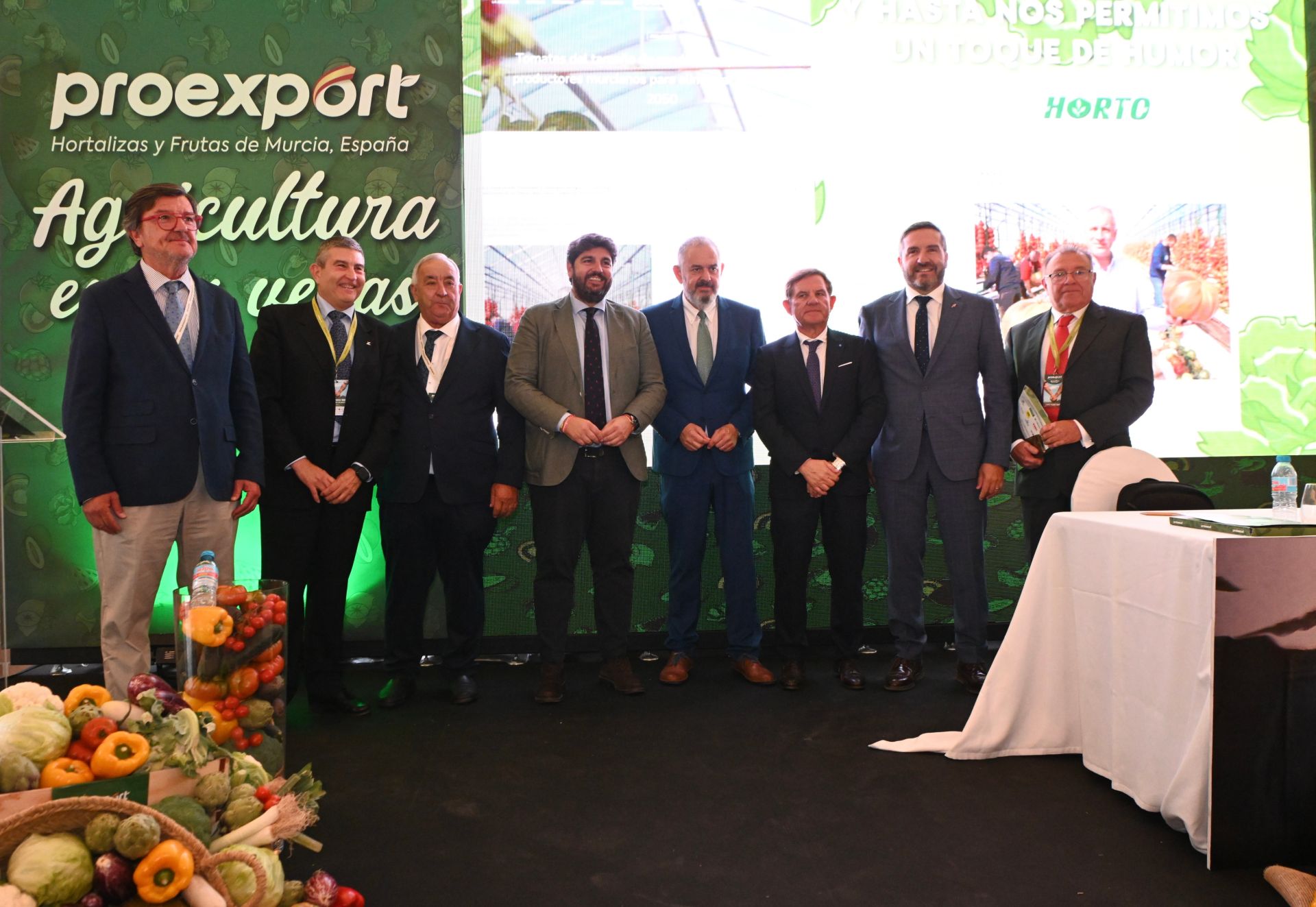 Fernando López Miras clausura la Asamblea General Ordinaria de Proexport.