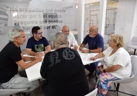 Sivori, Belmonte y Breis con Noguera y otros dos peñistas, el pasado martes.