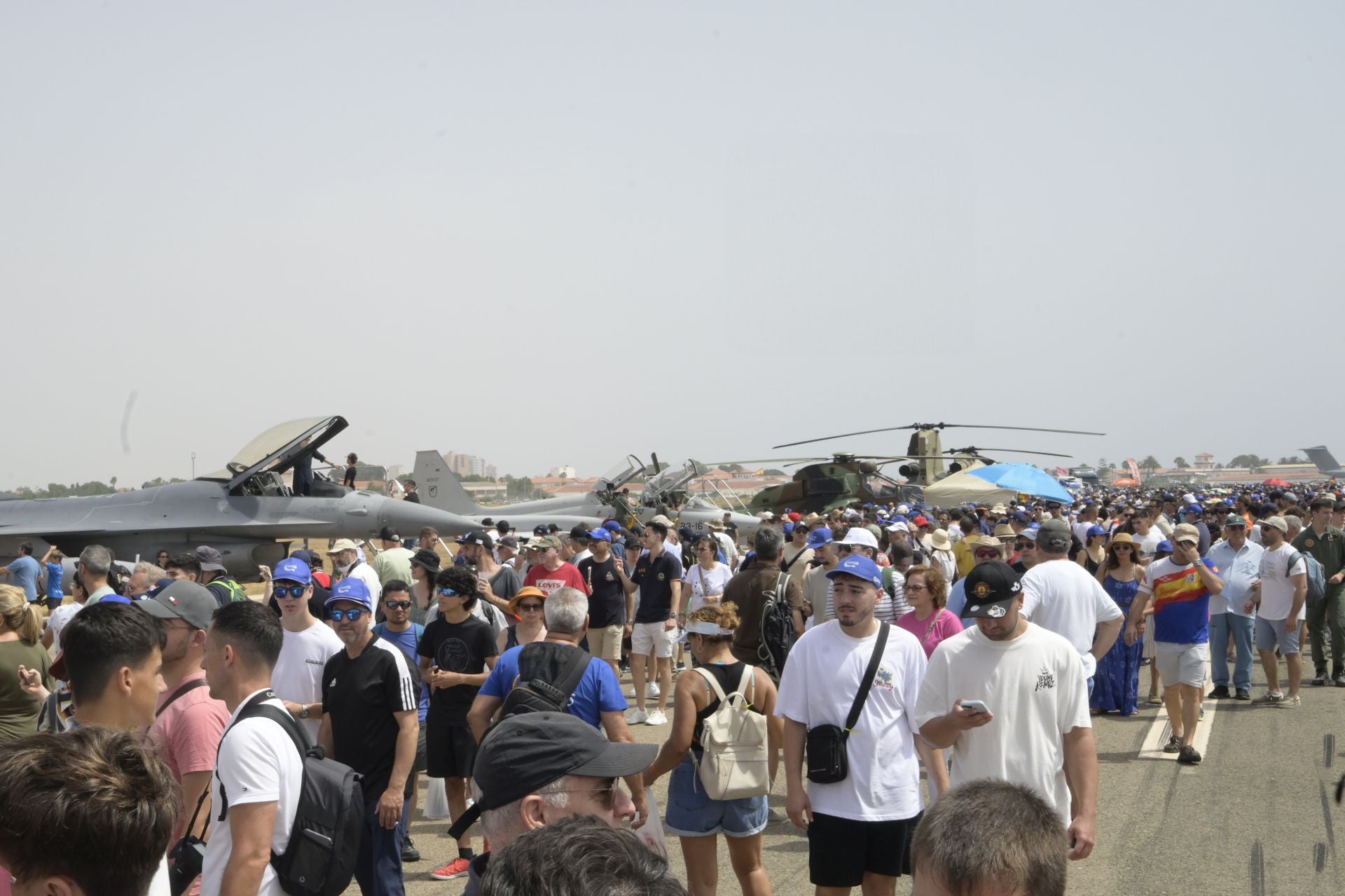 Las imágenes de la exhibición de aviones del festival Aire 25
