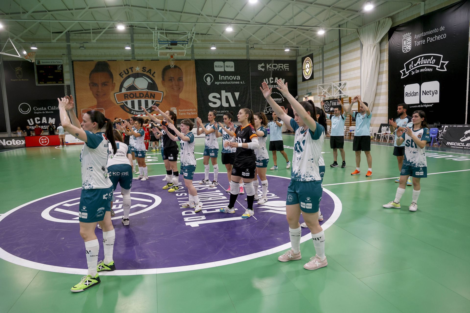 Las imágenes del partido entre el STV Roldán y el Futsi Navalcarnero