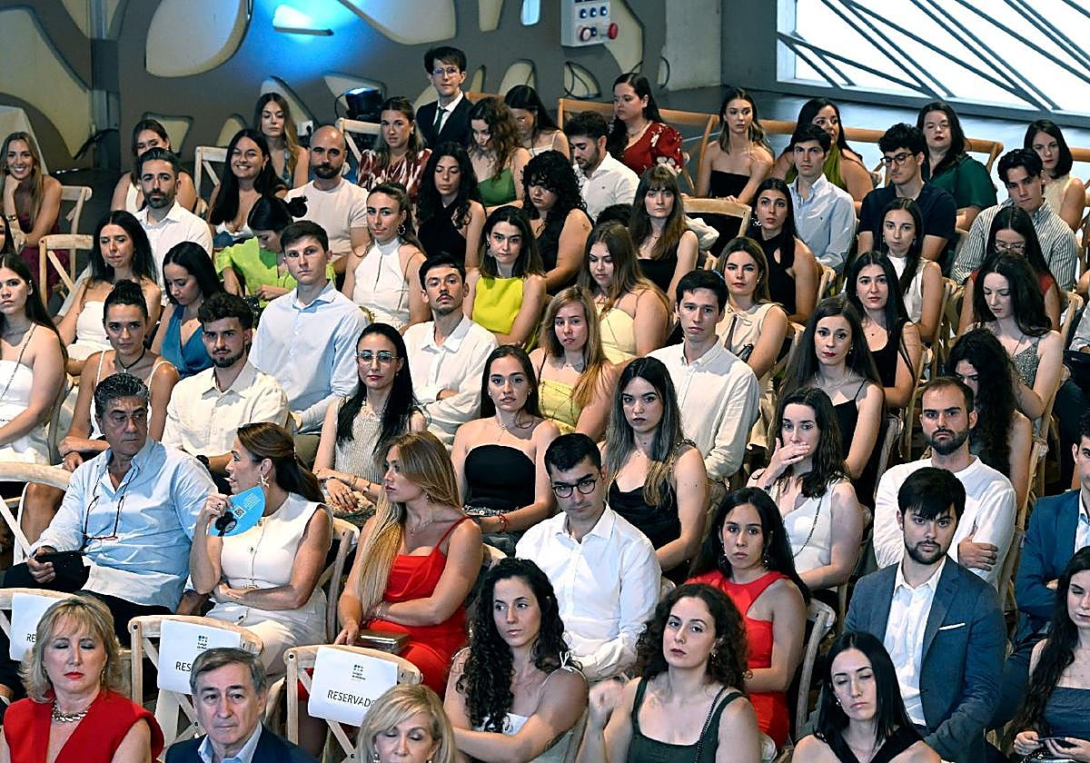 Acto de bienvenida para los nuevos miembros del Colegio de Médicos de la Región de Murcia, en imágenes