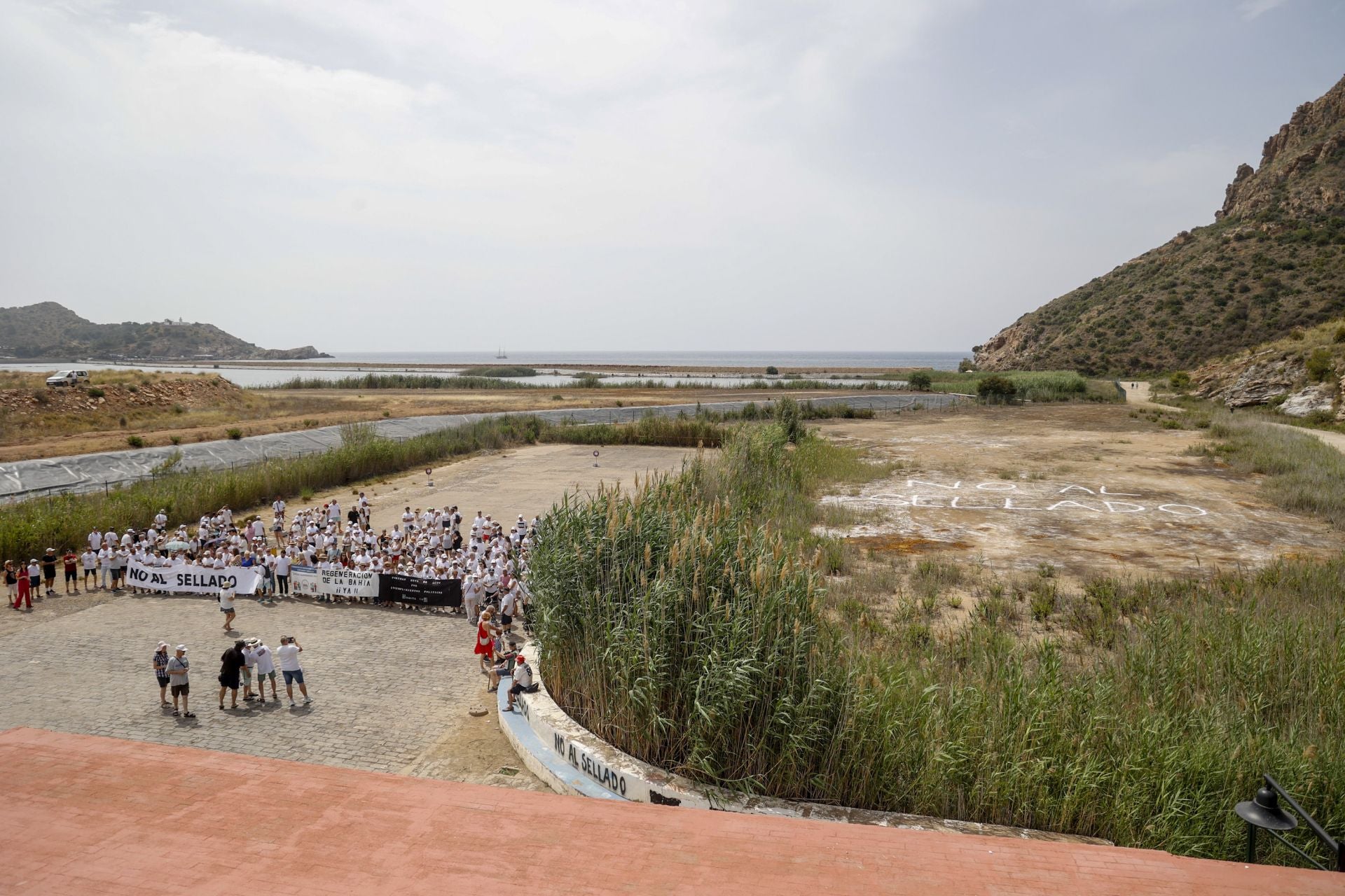 Protesta por la regeneración de la bahía de Portmán, en imágenes