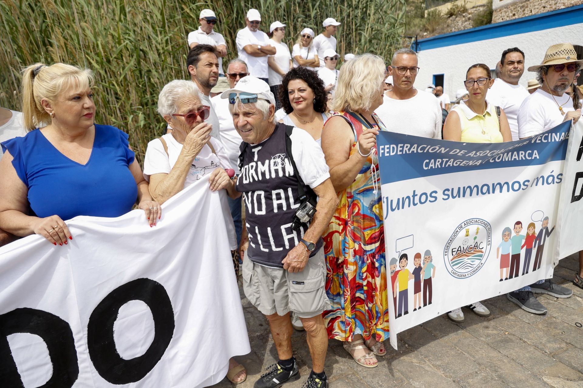 Protesta por la regeneración de la bahía de Portmán, en imágenes