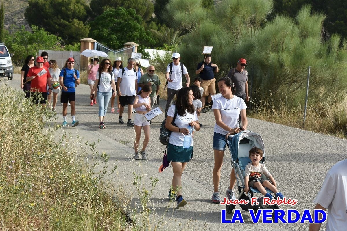 Imágenes de la marcha convocada por Plaza Nueva por la conexión ferroviaria con Albacete