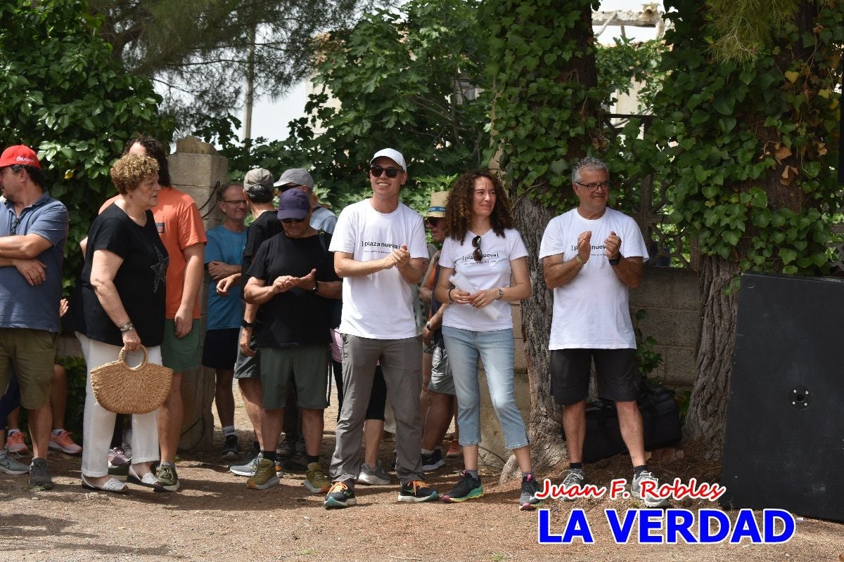 Imágenes de la marcha convocada por Plaza Nueva por la conexión ferroviaria con Albacete