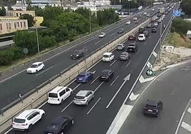 Retenciones en el enlace entre la autovía A-30 y la A-7.