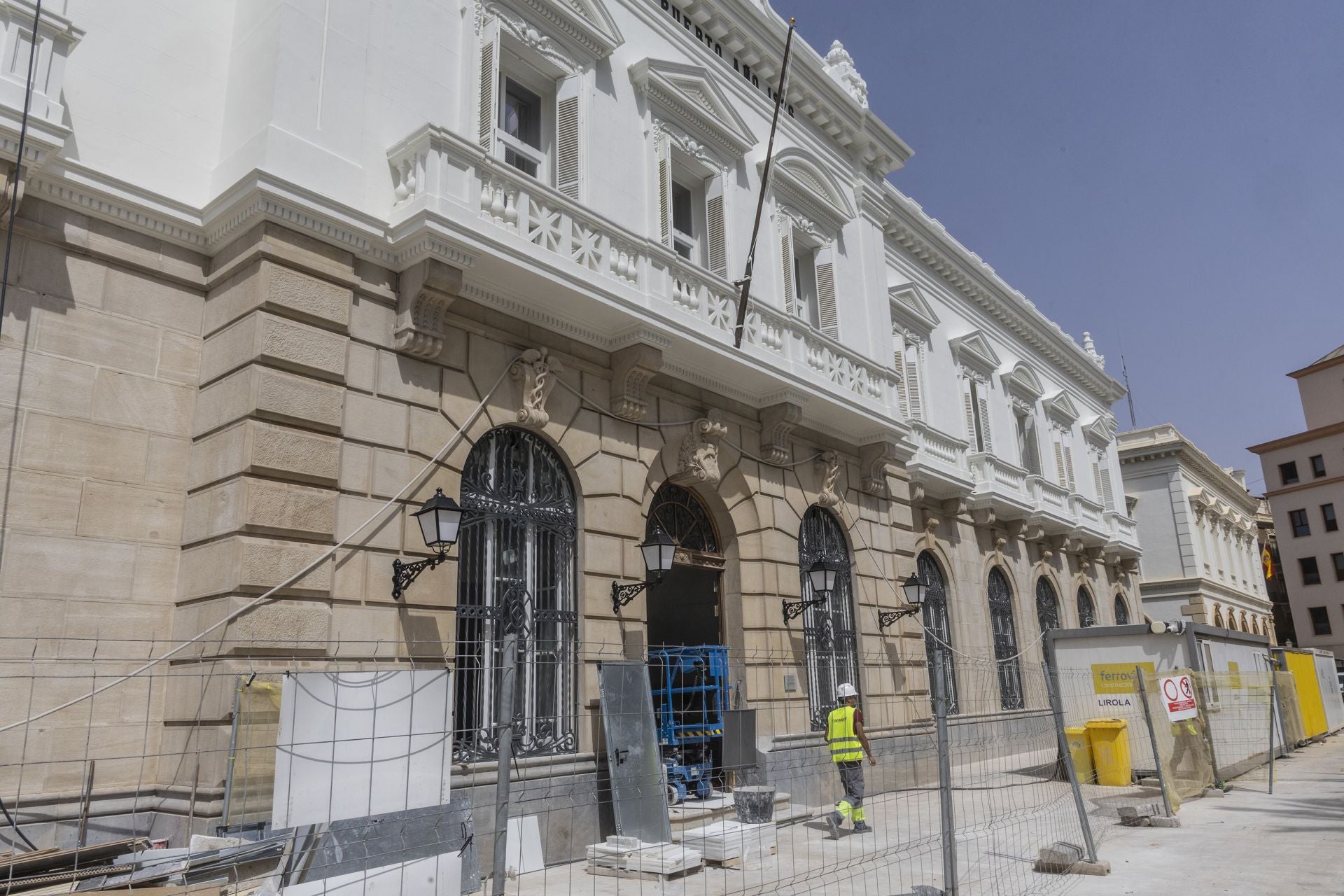 La Autoridad Portuaria de Cartagena luce espléndida para soplar las 150 velas
