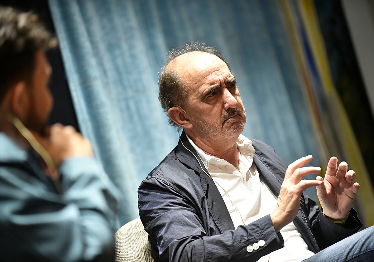 Daniel Innerarity, este lunes en el salón de actos de la Fundación Cajamurcia, en Murcia.