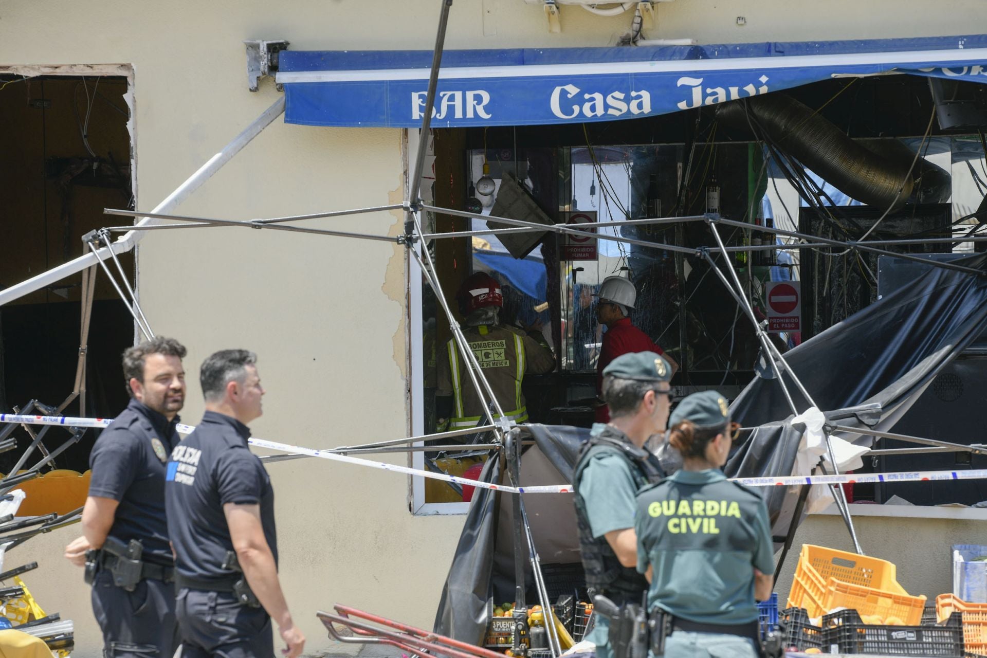 Explosión de gas en un bar de Lo Pagán, en imágenes