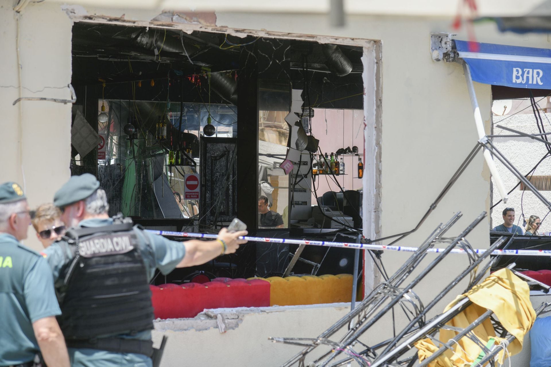 Explosión de gas en un bar de Lo Pagán, en imágenes