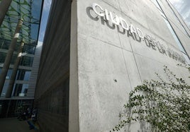 Entrada a la Ciudad de la Justicia de Murcia.