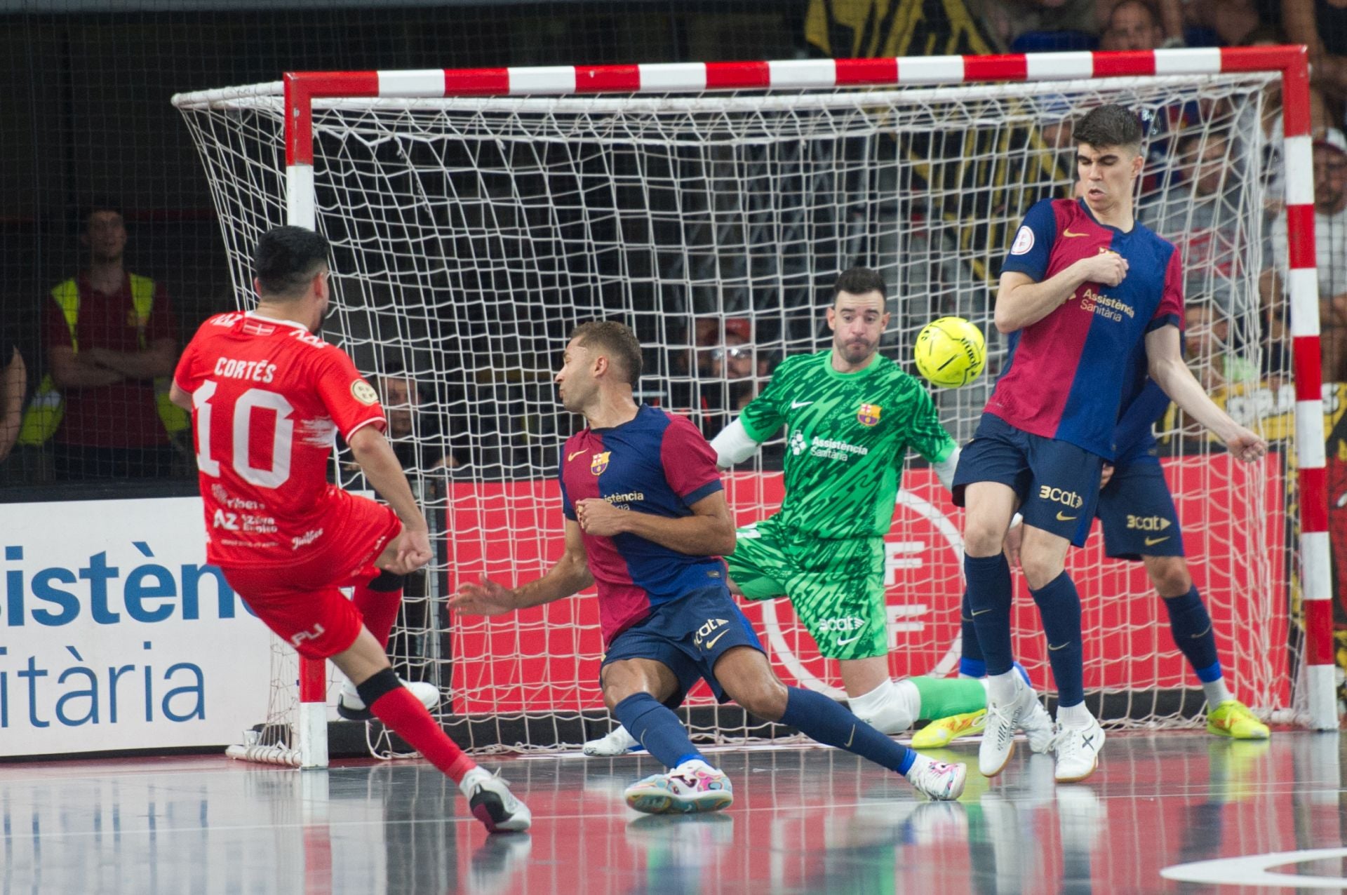 Las imágenes del Barcelona-Jimbee (2-3)