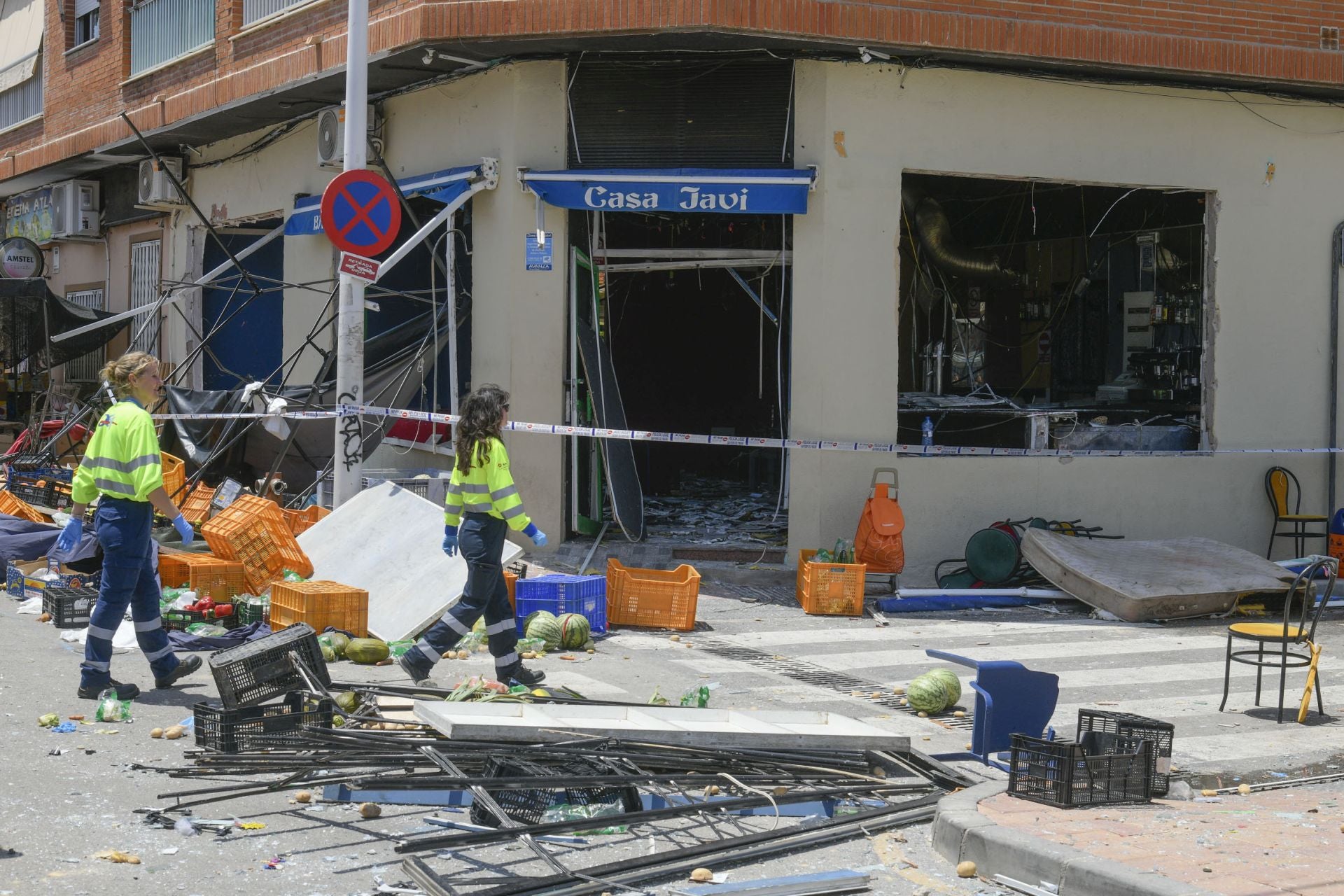 Explosión de gas en un bar de Lo Pagán, en imágenes