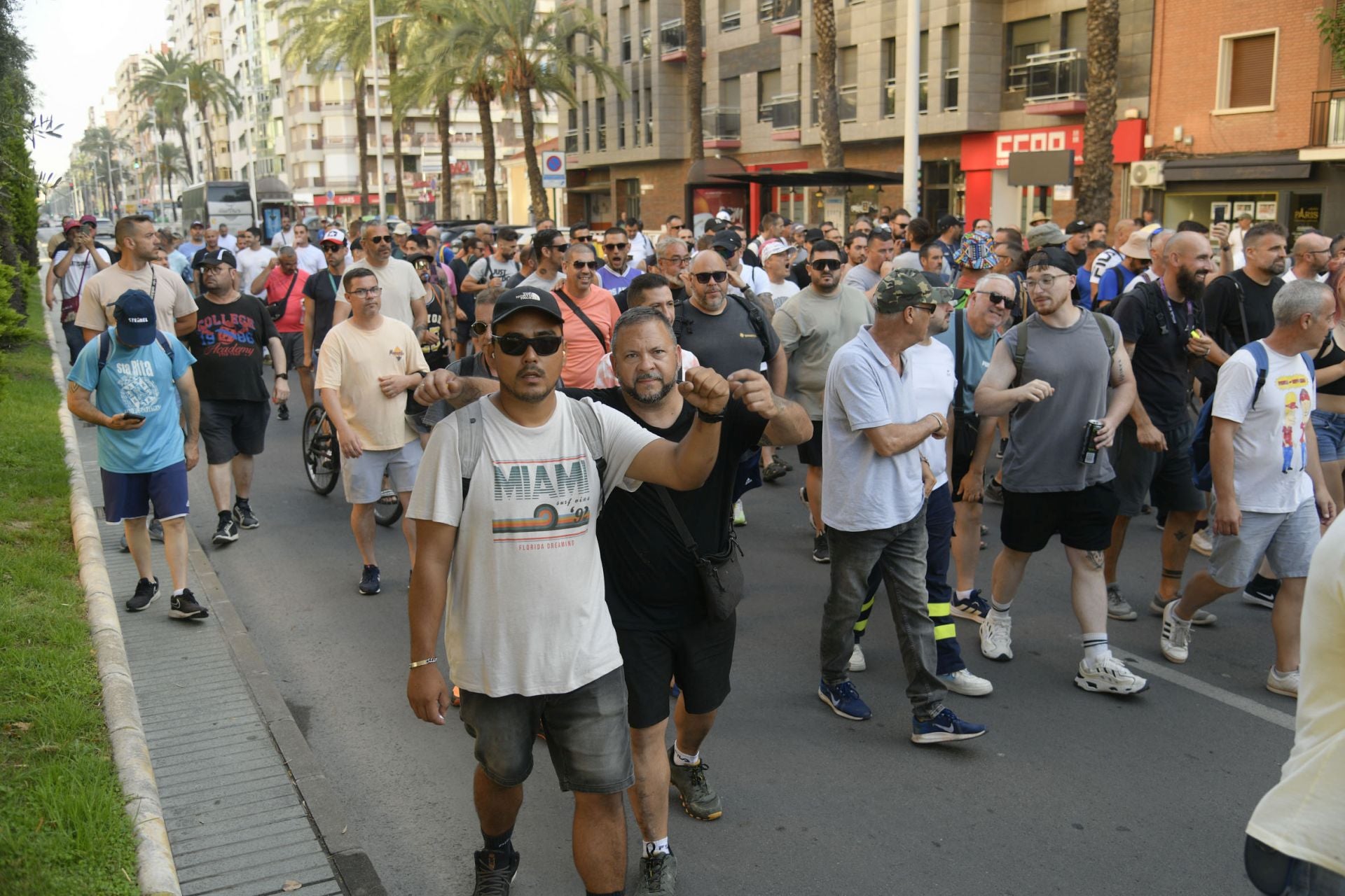 La protesta de los operarios auxiliares de Navantia, en imágenes
