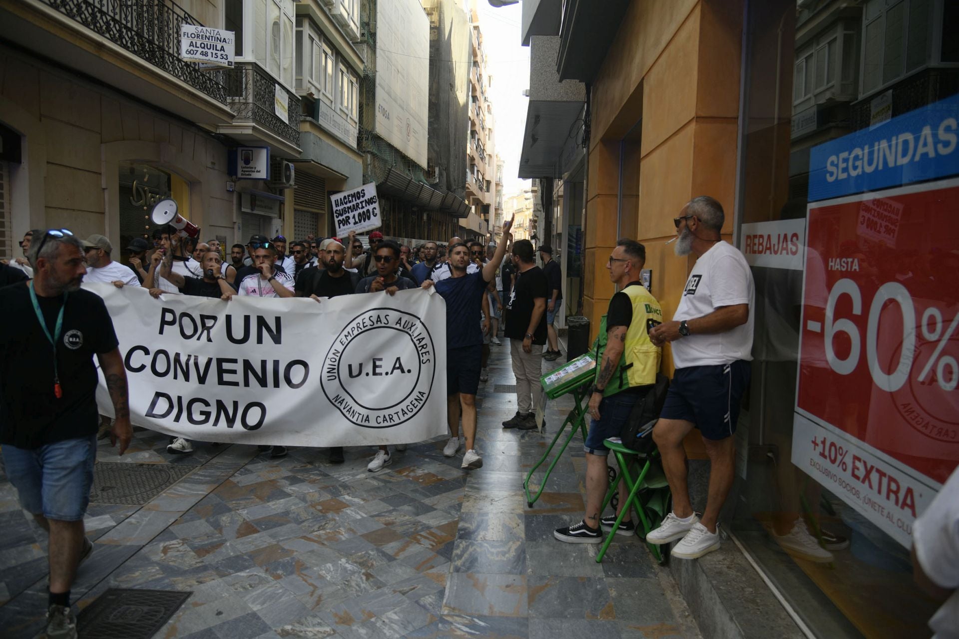 La protesta de los operarios auxiliares de Navantia, en imágenes