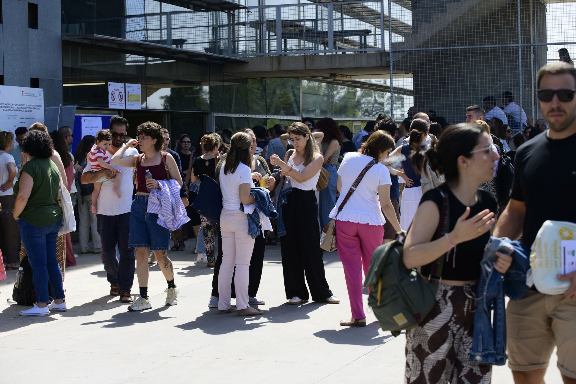 El primer examen de las oposiciones a Secundaria, en imágenes