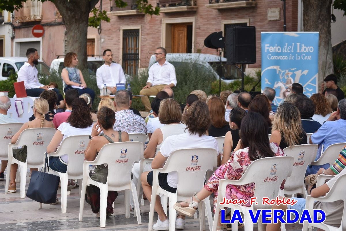 Imágenes de la presentación de «Forjando el mañana» en la Feria del Libro de Caravaca