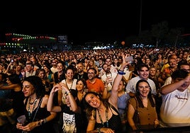 El público disfruta de la primera jornada del festival en Lorca.