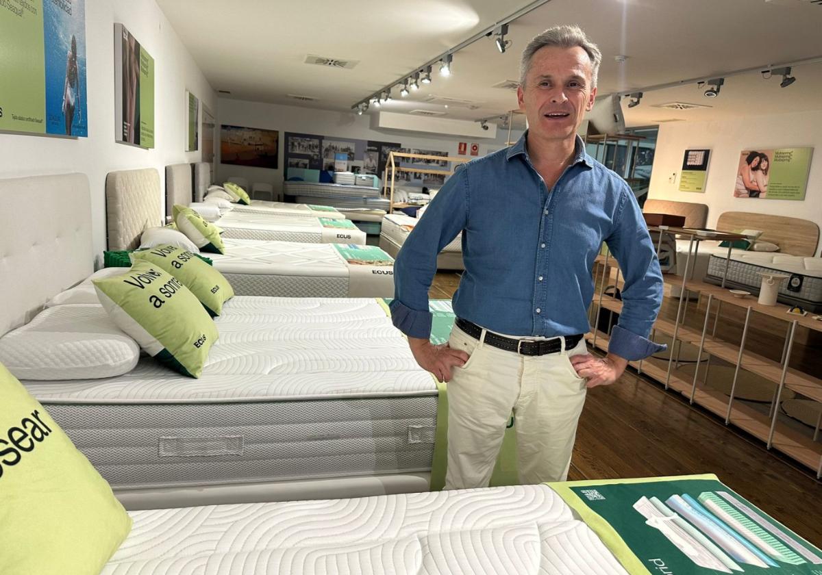 Pedro Arcas, de la empresa ECUS, ayer, en las instalaciones de su compañía.