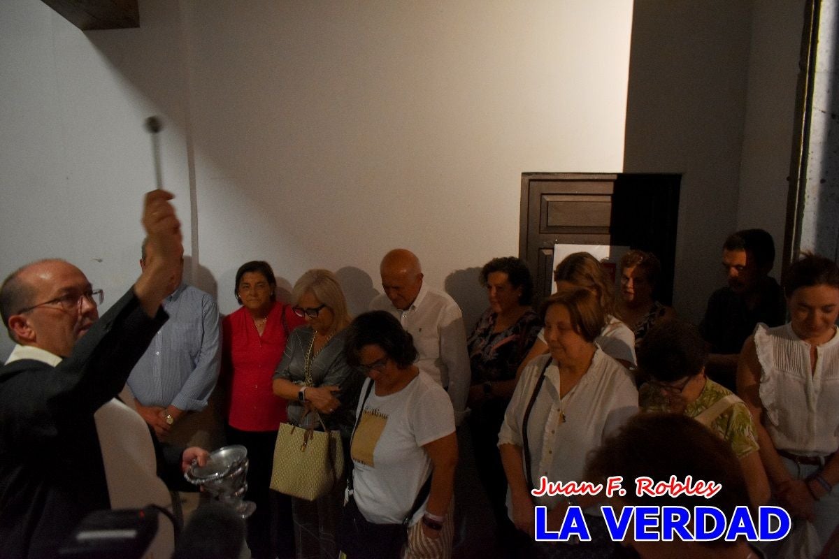 Imágenes de la inauguración de la Exposición Fotográfica de Cáritas en la vicaría Caravaca-Mula