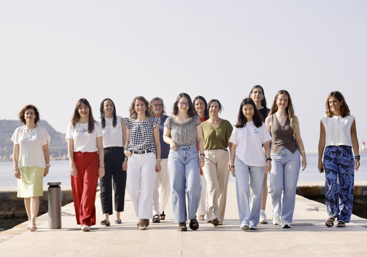 Parte del equipo femenino de SAES Cartagena. SAES