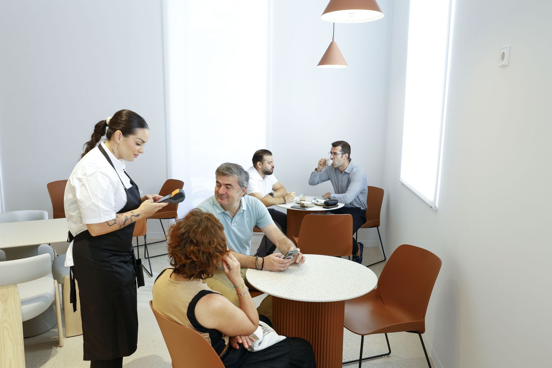 La nueva cafetería de la Cárcel Vieja de Murcia, en imágenes
