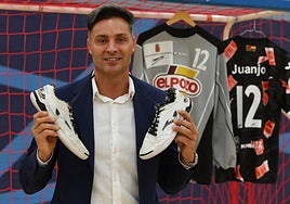 Juanjo Angosto, este martes, en su despedida.