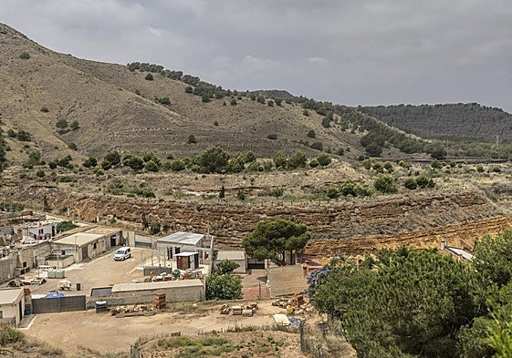 Residuos mineros en la zona de la Cuesta de Las Lajas, cerca del casco urbano de La Unión.