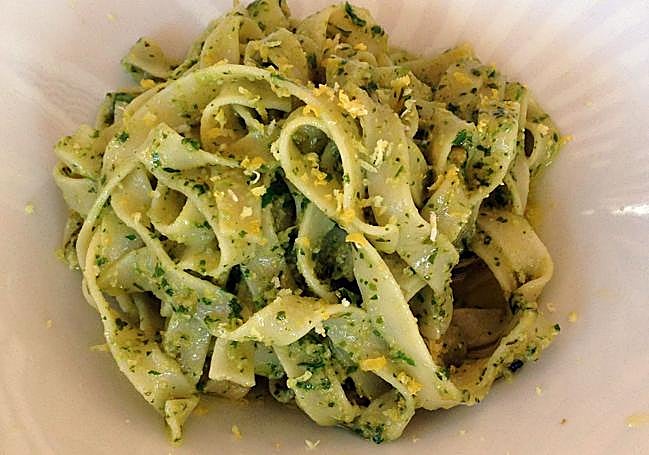 Pasta al pesto de pistachos